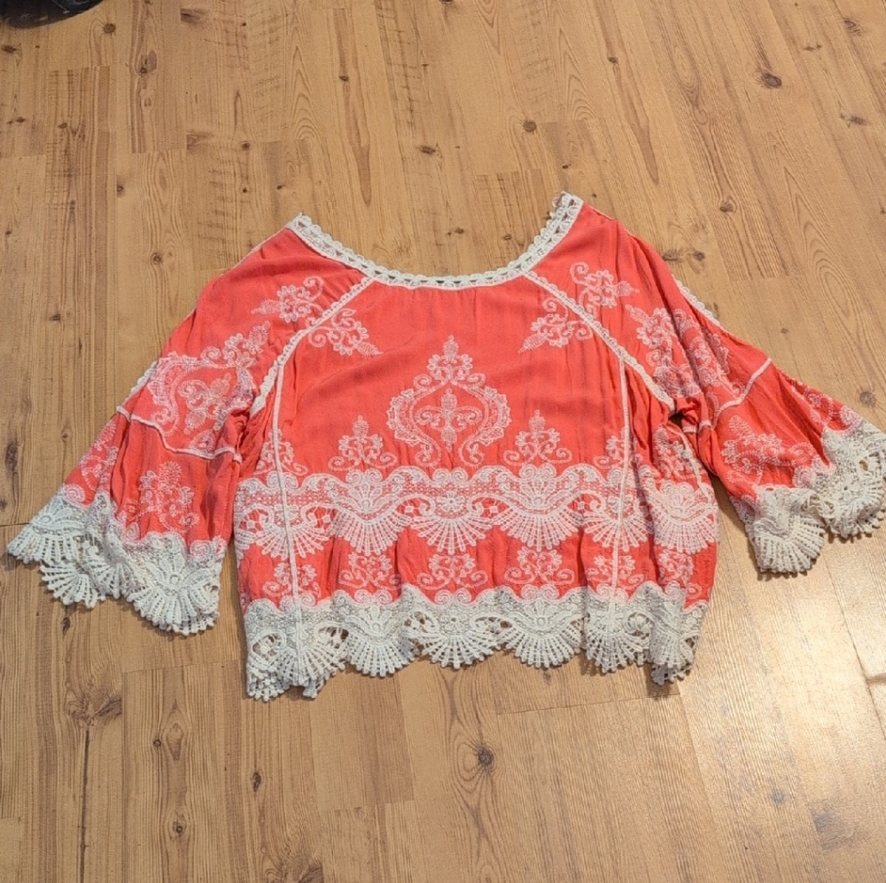 Democracy Coral and White Lace Blouse - Picture 2 of 3